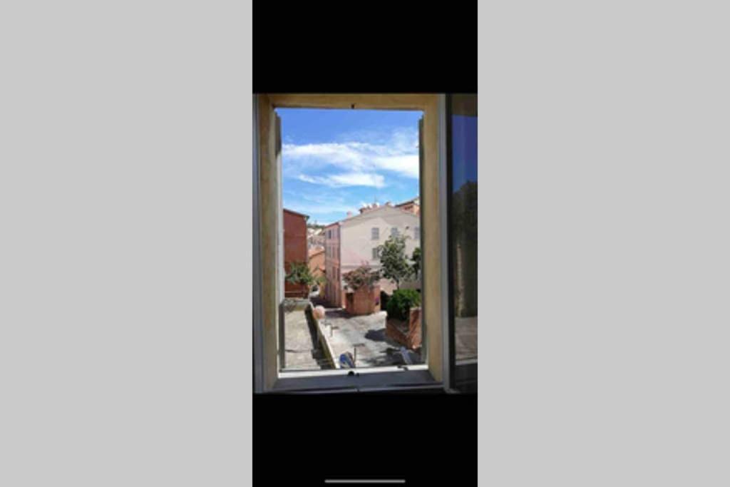 Appartamento Nel Centro Storico Ancona Luaran gambar